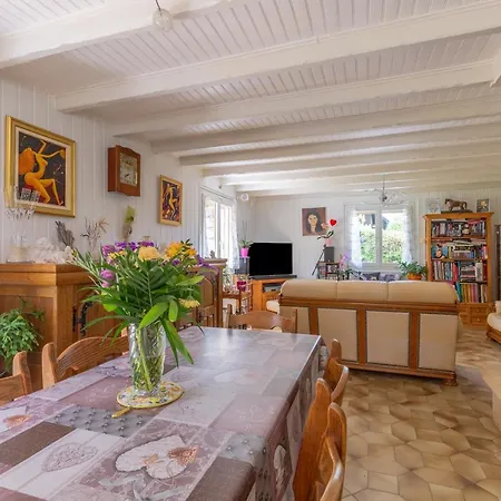 Villa Pres Du *