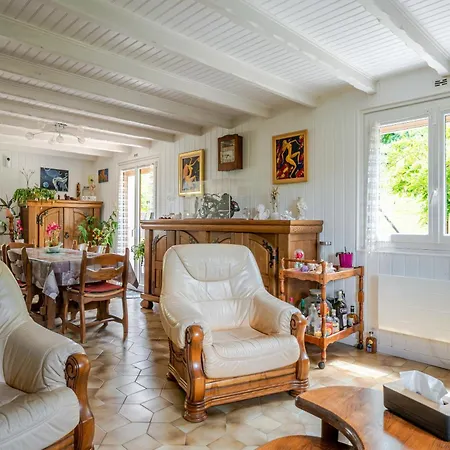 Pres Du Villa *